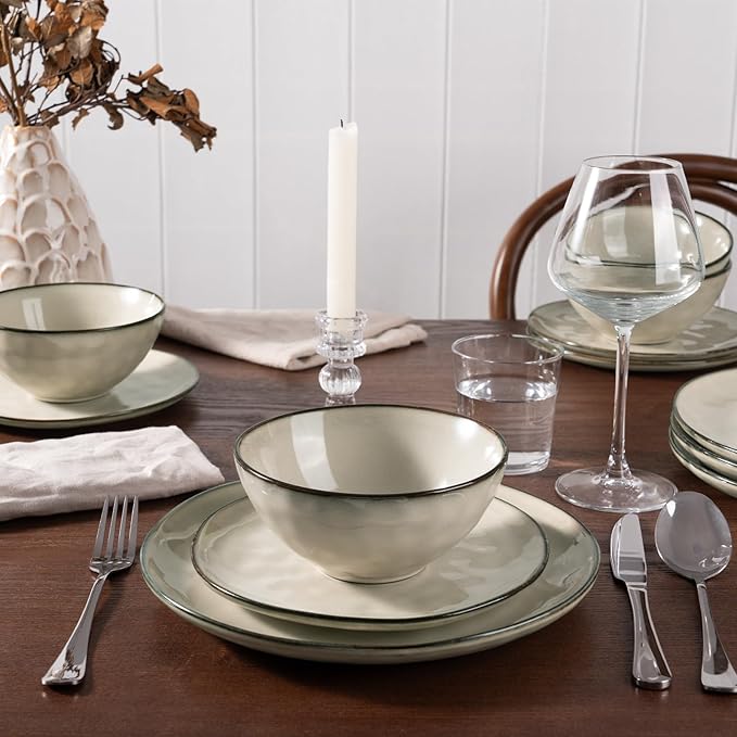Famiware Dinnerware Sets for 6, Ocean Round 18-Piece Kitchen Plates and Bowls Sets, Microwave and Dishwasher Safe, Scratch Resistant, Light khaki