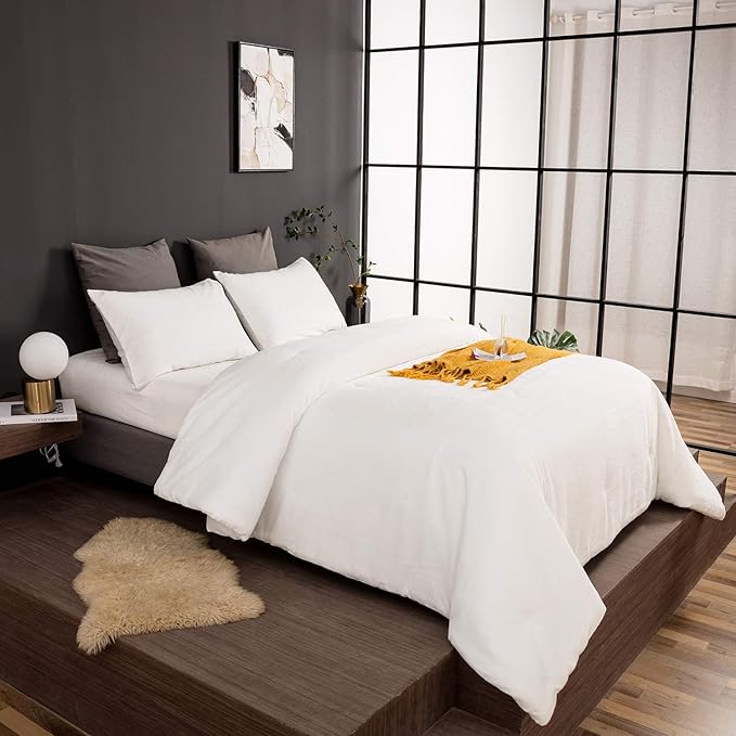 CLOTHKNOW White Velvet Comforter Set Twin/Twin XL White Bedding Comforter Sets White Flannel Bed Comforter Soft Cozy 3Pcs Comforter Sets