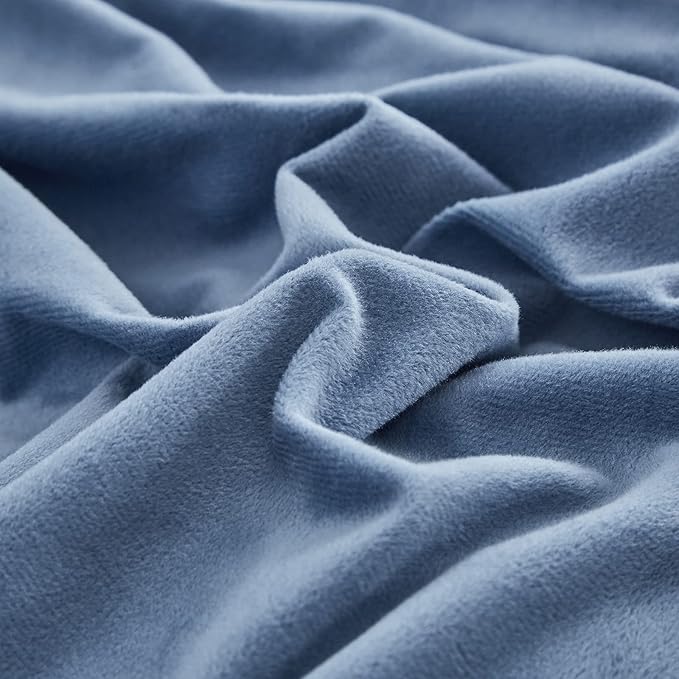 Luxlovery Blue Velvet Comforter Cal King Lake Blue Fluffy Plush Bedding Comforter Set Warm Flannel Haze Blue Micromink Sherpa Quilts Blanket Soft Cozy Puffy Comforter Set for Women Men