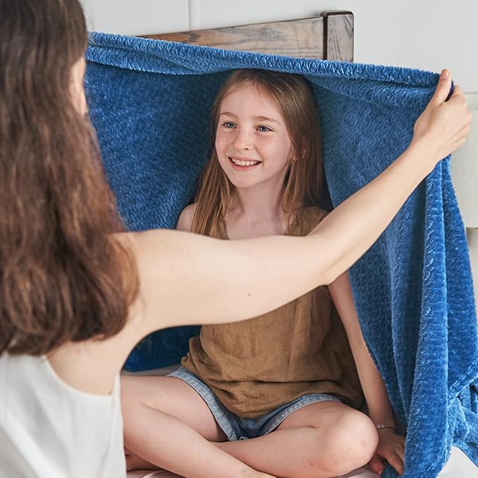 NEWCOSPLAY Super Soft King Blanket Navy Blue Premium Silky Flannel Fleece Leaves Pattern Lightweight Bed Blanket All Season Use (Navy Blue, King(90"x110"))