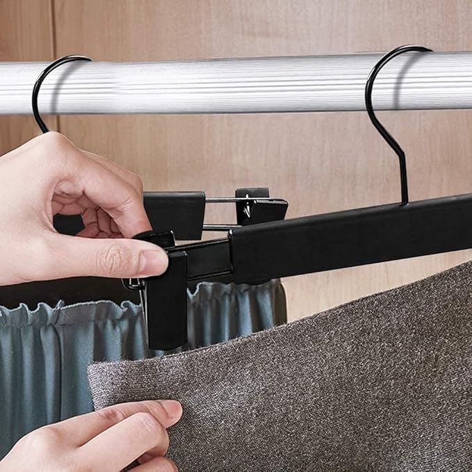 Skirt Hangers，Pants Hangers with Clips，360 ° Swivel Hooks Space Saving Hangers for Pants, Skirts, Clothes, Jeans (10Pack, Black)