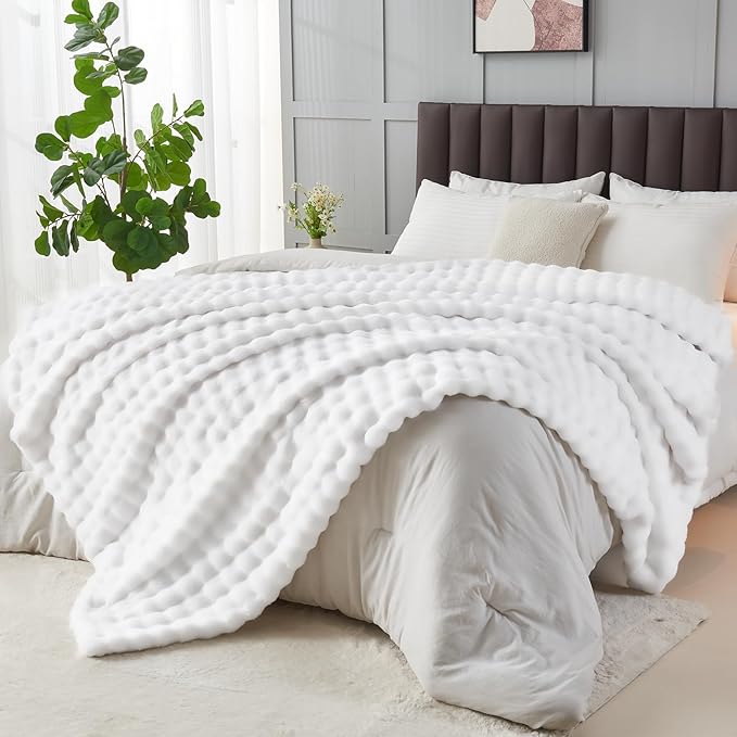 NEWCOSPLAY Faux Fur Twin Blanket White Bubble Blanket Thick Warm Soft for Couch Sofa Bed 550GSM (White, Twin(60"x80"))