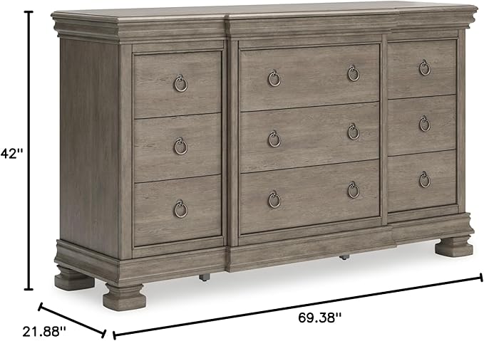Signature Design by Ashley Lexorne Traditional 7 Drawer Dresser with 1 Jewelry Tray and Felt-lined Top Drawer for Bedroom, Gray