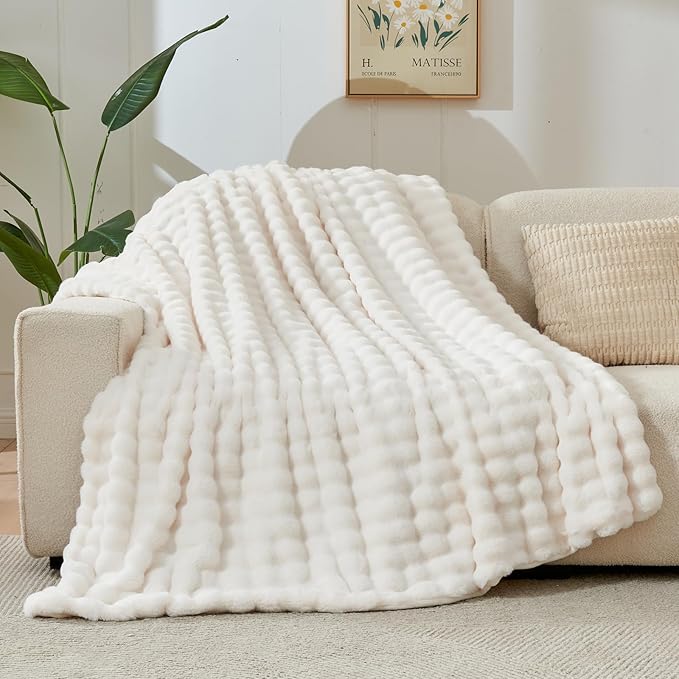 NEWCOSPLAY Faux Fur Throw Blanket Ivory Bubble Blanket Thick Warm Soft for Couch Sofa Bed 550GSM (Ivory, Throw(50"x60"))