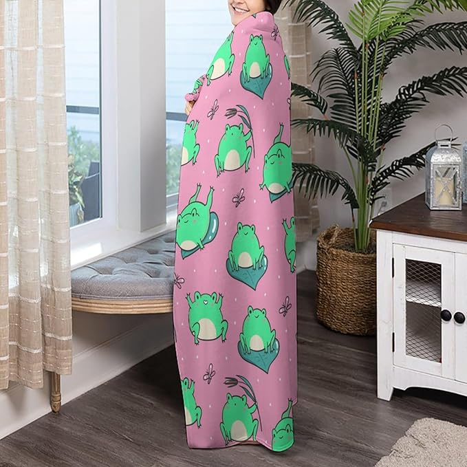 Cute Green Frogs on Pink Throw Blanket, Flannel Fleece Bed Blanket, Soft Cozy Fuzzy Plush Blankets for Couch Sofa Office Traveling Kids Bedroom Adults Living Room All Season, 50"x40"