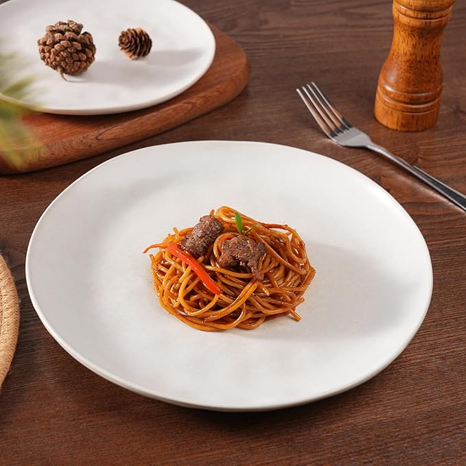 Famiware Dinnerware Sets for 4, Ocean Round 12-Piece Kitchen Plates and Bowls Sets, Microwave and Dishwasher Safe, Scratch Resistant, Matte White