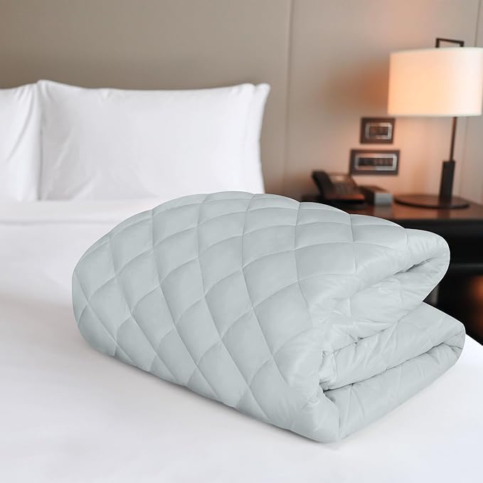 Utopia Bedding Quilted Fitted Mattress Pad, Queen Size, Elastic Fitted Mattress Topper Protector and Cover Stretches up to 16 Inches Deep, Machine Washable (Light Grey)