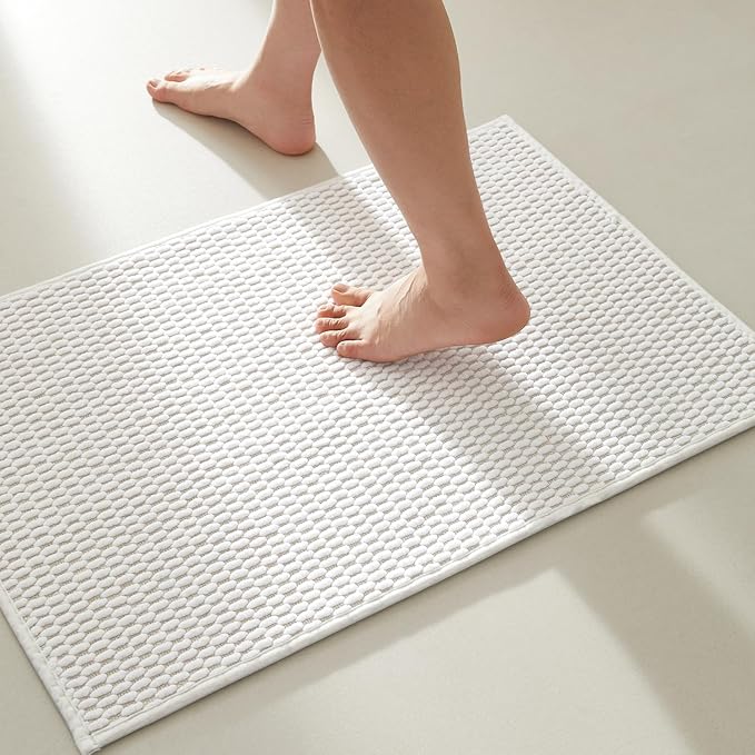 Bathroom Rugs Non Slip Washable, Super Absorbent Thin Bath Mat Small Quick Dry Low Pile Bathroom Rug, White 20"x30"