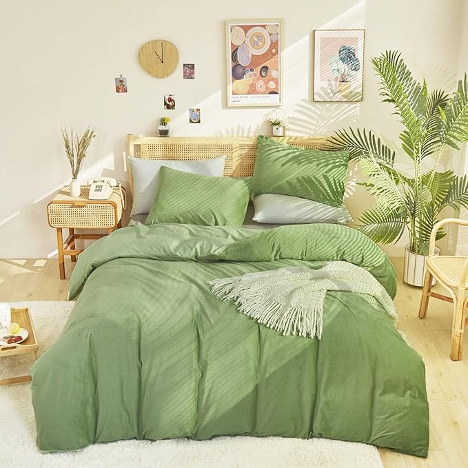Luxlovery Sage Green Velvet Comforter Set King Light Green Bedding Sets King Size Comfy Soft Grass Green Micromink Sherpa Quilt Blanket Plush Fluffy Comforter Set King Size