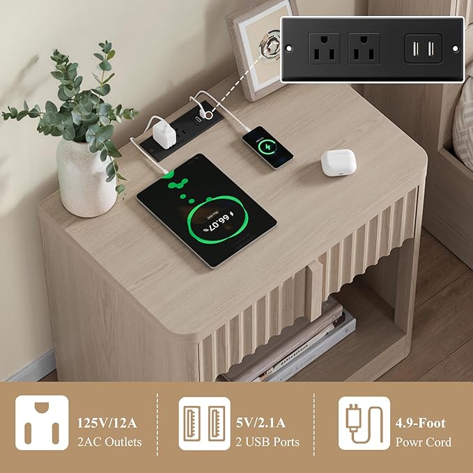 Fluted Nightstand Set of 2 with Charging Station, 23.6" Wood End Table with Solid Wood Handle, Curved Profile Design, Mid Century Moden Bedside Table for Bedroom, Living Room, Natural Oak