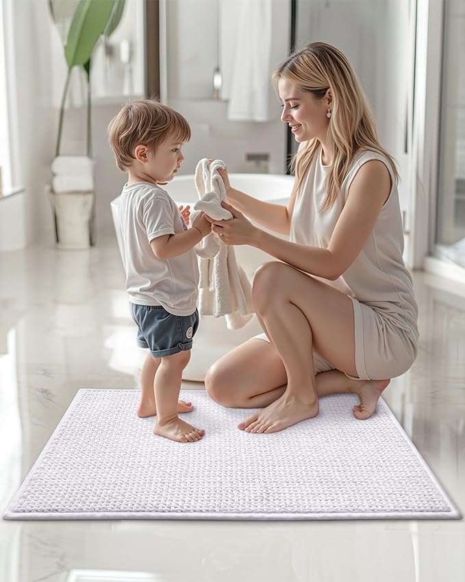 Color&Geometry Ultra Soft Chenille Bathroom Rugs Non Slip Rubber Backing, Machine Washable, Super Absorbent Floor Mat for Bathroom, Bathtub & Shower, Quick Dry White Large Bath Mat, 23.5"x35.5"