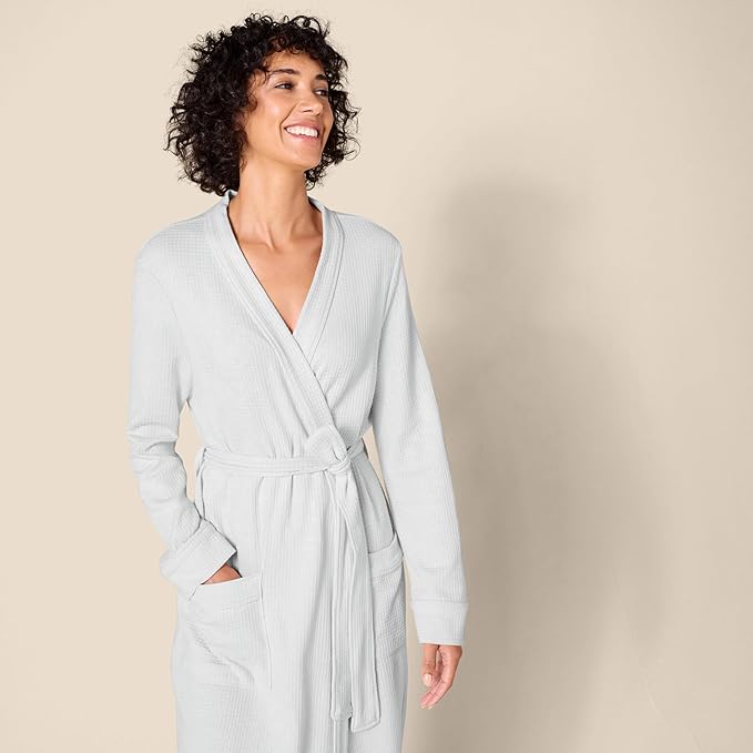 Amazon Essentials Women's Lightweight Waffle Full-Length Robe (Available in Plus Size)