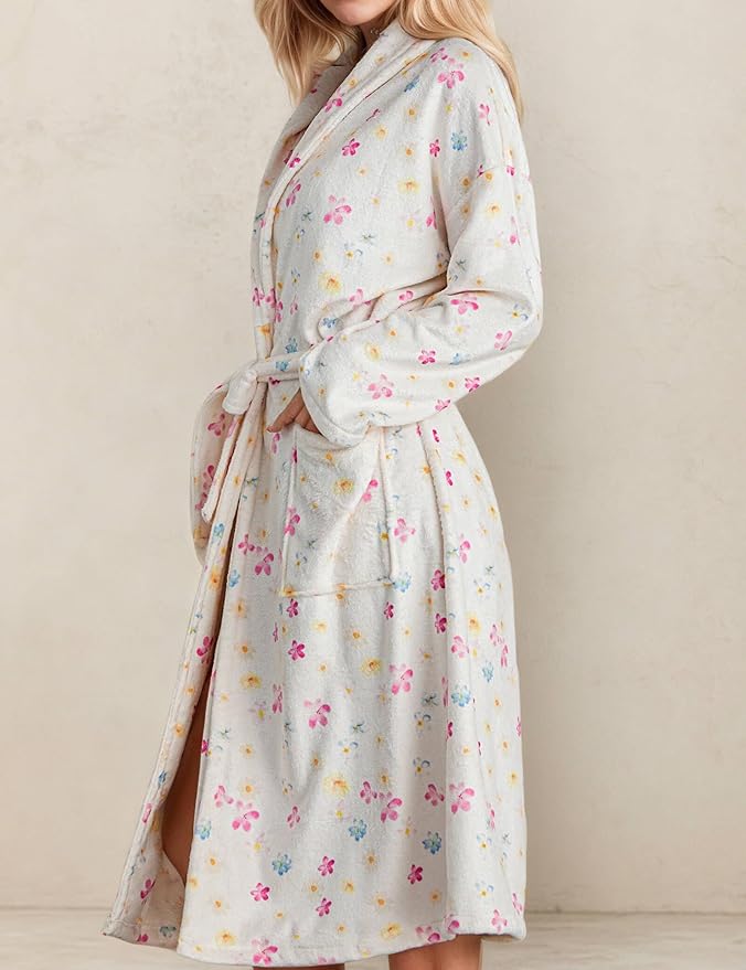 Women Fleece Floral Fruit Print Bathrobe Soft Flannel Lounge Robe Cute Fall Robe Lightweight Warm Gown with Belt