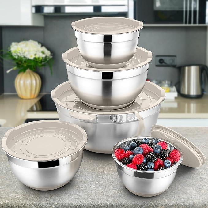P&P CHEF Mixing Bowls with Lids Set of 5, Stainless Steel Nesting Salad Bowl with Lid & Base for Non-slip Mixing Prepping Storing Serving, 5 Sizes-7/3.5/2.5/1.5/1 QT, Khaki
