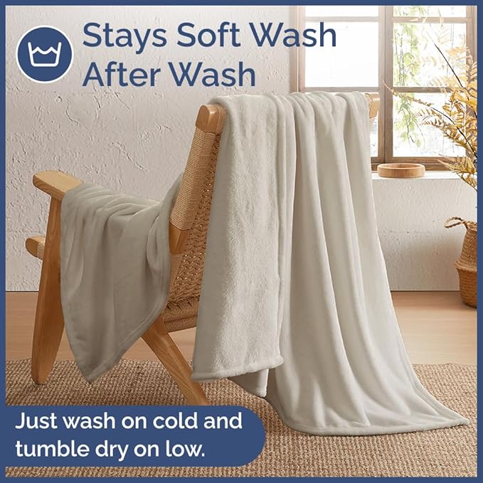 Ultra Soft Fleece Blanket Twin Size - Flannel Fleece Luxury Twin Blanket - Lightweight for Couch Bed Chair - Thick, Warm and Breathable - All Season Cozy Fuzzy, Anti-Static Microplush Bedding, Cream