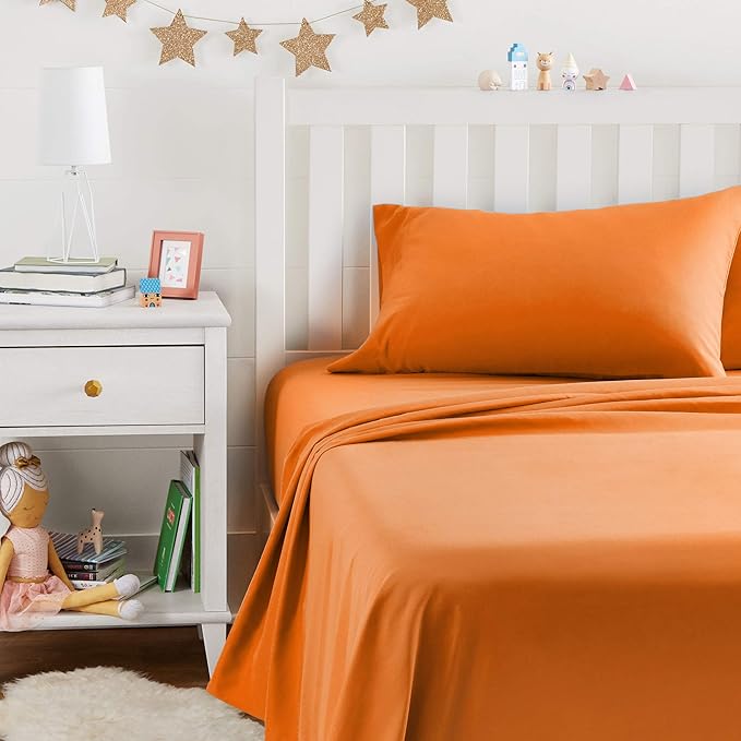 Amazon Basics Kid's Soft Easy-Wash Lightweight Microfiber 3-Piece Sheet Set, Twin, Bright Orange, Solid