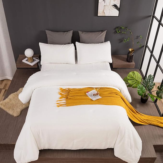 CLOTHKNOW White Full Size Comforter Sets 3Pcs Fluffy Bedding Comforter Sets Soft Flannel Comforter White Comforter with 2 x Pillow Cases