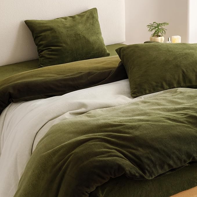 Luxlovery Green Gradient Velvet Comforter Full Fluffy Plush Flannel Bedding Set Full Men Women Army Green White Winter Warm Blanket Quilts Thick Abstract Modern Sherpa Micromink Comforter Set