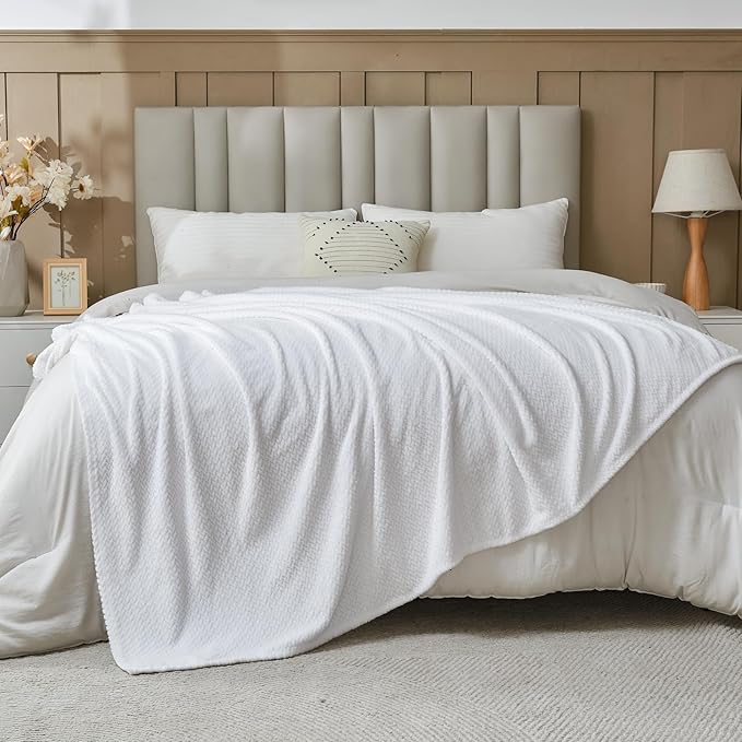 NEWCOSPLAY Super Soft King Blanket White Premium Silky Flannel Fleece Leaves Pattern Lightweight Bed Blanket All Season Use (White, King(90"x110"))