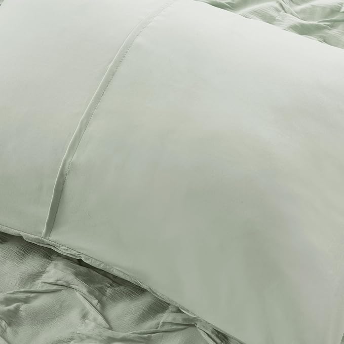 Comfort Spaces Comforter for King Size Bed, Ogee Ruched with Crinkle Texture, Breathable Comforter Set King, All Season Lightweight Bedding Set, Shams, Décor Pilow, King/Cal King Green 4 Piece