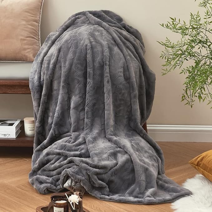 Krifey Faux Fur Throw Blanket, Super Soft Cozy Blanket, Luxury Fluffy Blanket Warm Plush Bed Throw Gray 50" x 60"