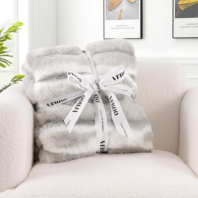 Plush Faux Rabbit Fur Throw Blanket – 850GSM Thick & Warm, Ultra Soft Fluffy Blanket for Couch, Bed, Sofa, Ideal Gift for Women, 50" × 60", Grey