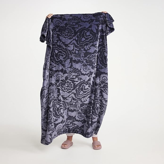 Vera Bradley Women's Fleece Plush Throw Blanket