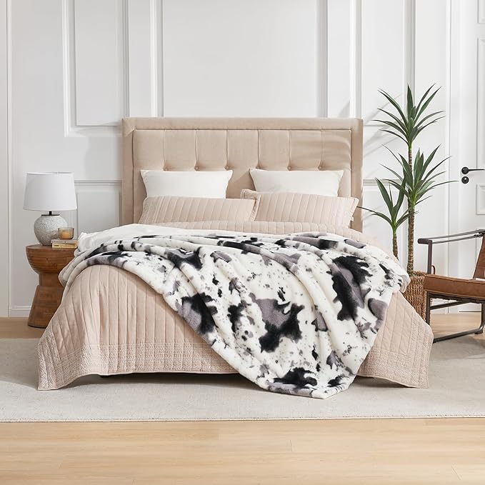 Cozy Bliss Cow Print Faux Fur Throw Blanket, Animal Printed Blankets Super Soft Warm Thick Fluffy Throws Home Decor for Couch Bed Sofa Women (Black&Grey Cow, 50x60 Inches)