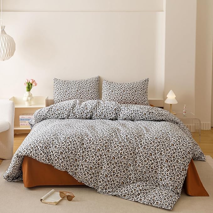 Luxlovery Leopard Comforter Set Full Animal Cheetah Printed Comforter Black White Bedding Set Fluffy Soft Blanket Quilts with 2 Pillowcases for Kids Teens Full Bed
