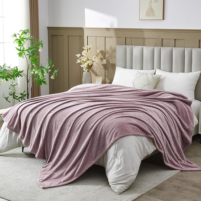 NEWCOSPLAY Super Soft Queen Blanket Light Purple Premium Silky Flannel Fleece Leaves Pattern Lightweight Bed Blanket All Season Use (Light Purple, Queen(90"x90"))