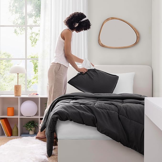 UGG Leonora Comforter Set with 1 Pillow Sham Lightweight Down Alternative Blanket Reversible All Season Washable and Bedding Set for College Apartment or Dorm Essentials, Twin/Twin XL, Charcoal Grey