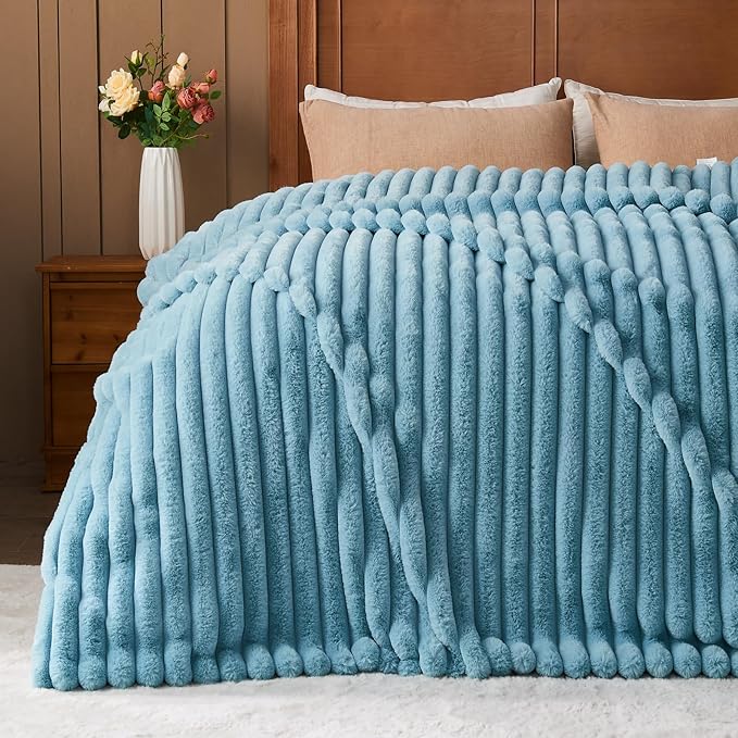 NEWCOSPLAY Faux Fur Twin Blanket Blue 3D Ribbed Plush Thick Warm Blanket for Couch Sofa Bed 850GSM (Blue Ribbed, Twin(60"x80"))
