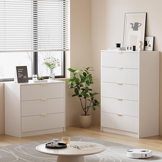 White Dresser for Bedroom, Modern Dresser with 5 Drawers and Smooth Slides, Wide Chest of Drawers with Golden Handles for Bedroom, Living Room, Closet, 15.7" D x 31.5" W x 47.2" H