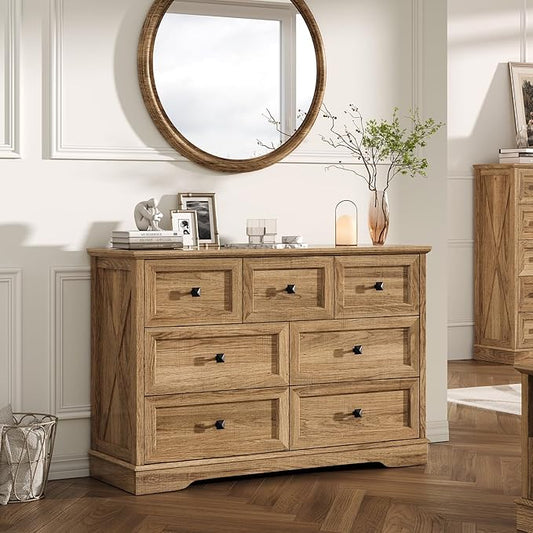 Farmhouse 7 Drawers Dresser for Bedroom with Charging Station, Rustic 7 Chest of Drawers, Wood Dressers for Closet, Modern Storage Organizer Cabinet for Living Room,Hallway & Entryway, Natural Oak