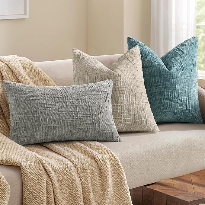 decorUhome Fall Light Brown Chenille Throw Pillow Covers 18x18 Set of 2 Thick Textured Slubby Couch Pillow Covers Farmhouse Accent Modern Neutral Decorative Pillow Cases for Bed Sofa Living Room