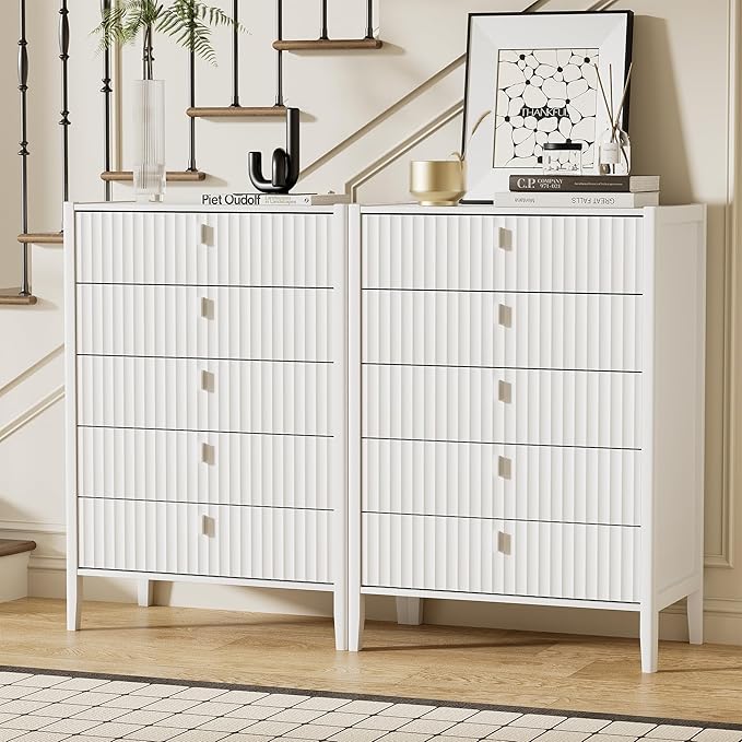 White 5 Drawer Dresser, 31.5" Wide White Modern Dresser with Fluted Front & Metal Handles for Bedroom, Living Room