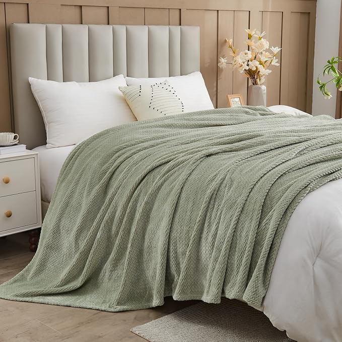 NEWCOSPLAY Super Soft Queen Blanket Sage Green Premium Silky Flannel Fleece Leaves Pattern Lightweight Bed Blanket All Season Use (Sage Green, Queen(90"x90"))