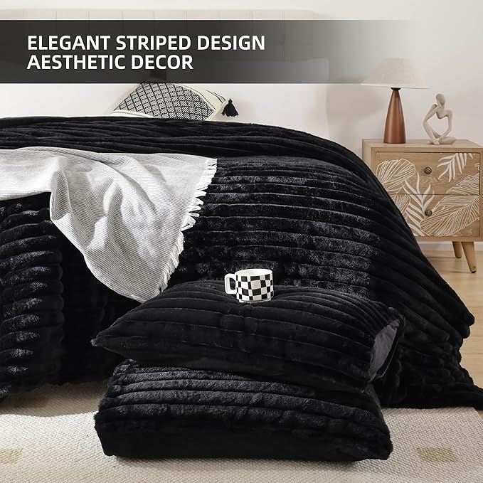 Smoofy Fluffy King Size Comforter Set 3 Pieces - Black Fleece Fluffy Comforter Set, Luxury Fuzzy King Bedding Set, Soft King Bed Set All Season, Heavy Faux Fur Comforter with 2 Pillow Cases