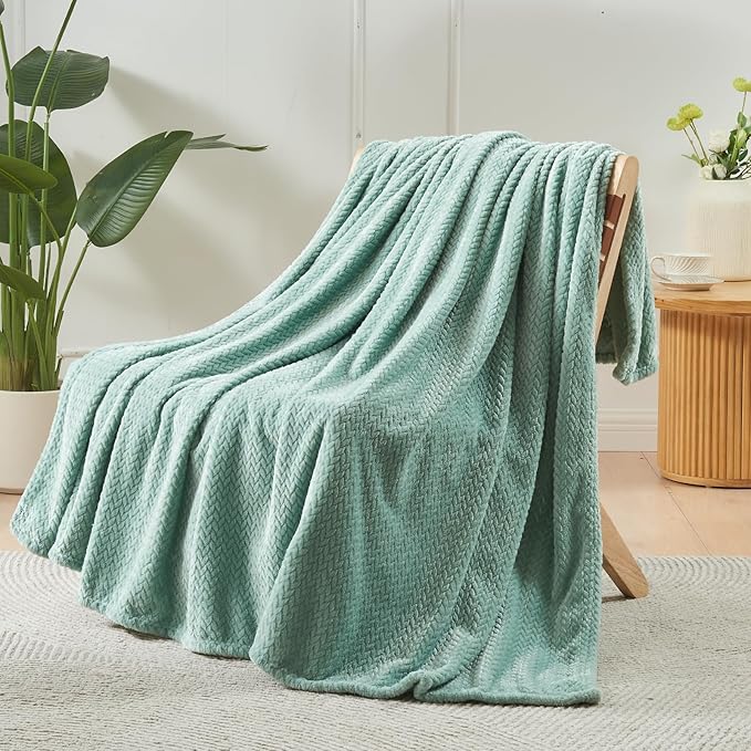 NEWCOSPLAY Super Soft Queen Blanket New Sage Green Premium Silky Flannel Fleece Leaves Pattern Lightweight Bed Blanket All Season Use (New Sage Green, Queen(90"x90"))