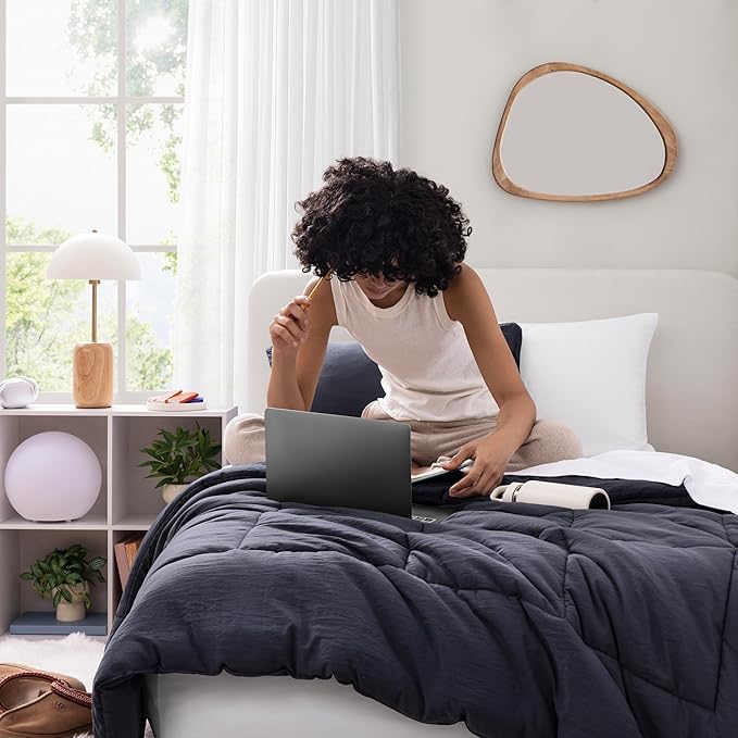 UGG Leonora Comforter Set with 1 Pillow Sham Lightweight Down Alternative Blanket All Season Washable and Hypoallergenic Bedding Set for College Apartment or Dorm Essentials, Twin/Twin XL, Navy Blue