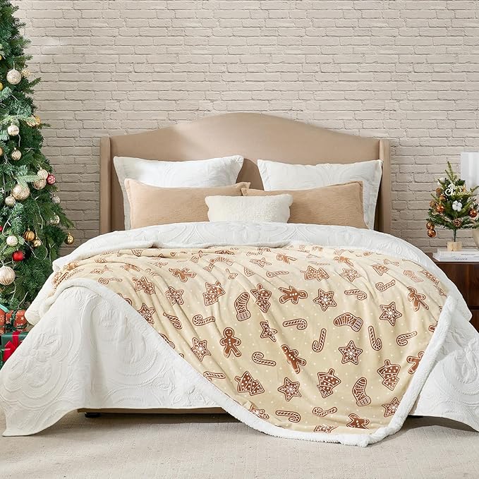 Cozy Bliss Christmas Sherpa Throw Blanket, Gingerbread Sugar Stick Throw Blankets Fluffy Thick Warm Plush Fuzzy Blanket for Couch, Bed and Gifts(50 * 60)