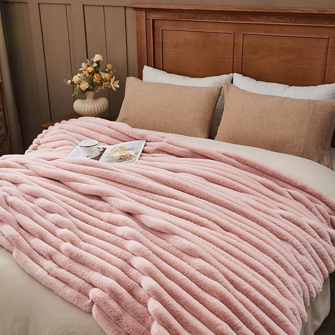 NEWCOSPLAY Faux Fur Throw Blanket Pink 3D Ribbed Plush Thick Warm Blanket for Couch Sofa Bed 850GSM (Pink Ribbed, Throw(50"x60"))