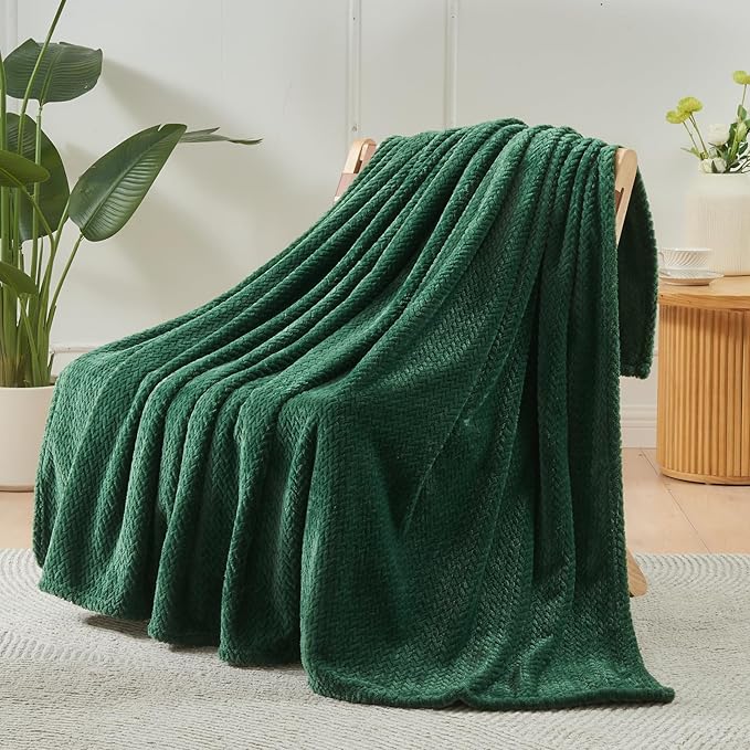 NEWCOSPLAY Super Soft King Blanket Dark Green Premium Silky Flannel Fleece Leaves Pattern Lightweight Bed Blanket All Season Use (Dark Green, King(90"x110"))