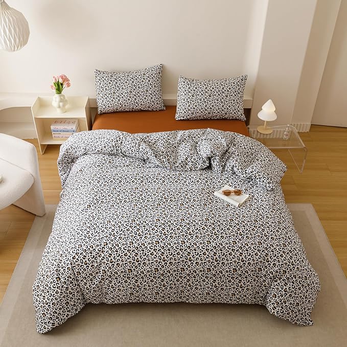 Luxlovery Leopard Comforter Set Full Animal Cheetah Printed Comforter Black White Bedding Set Fluffy Soft Blanket Quilts with 2 Pillowcases for Kids Teens Full Bed