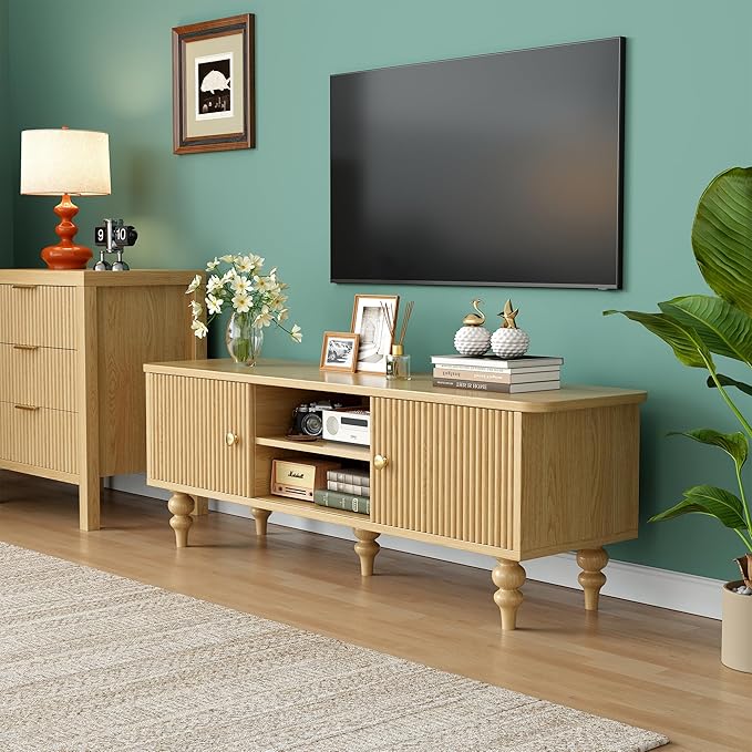Mid-Century Modern Fluted TV Stand, Solid Wood Home Entertainment Center with Storage Cabinets and Shelves, Retro Media Console Table, for Living Room, Nature
