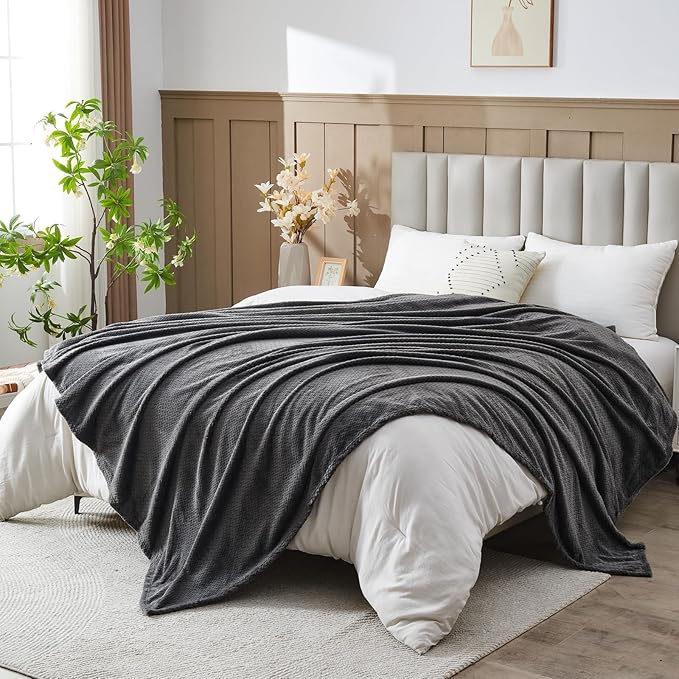 NEWCOSPLAY Super Soft King Blanket Dark Grey Premium Silky Flannel Fleece Leaves Pattern Lightweight Bed Blanket All Season Use (Dark Grey, King(90"x110"))