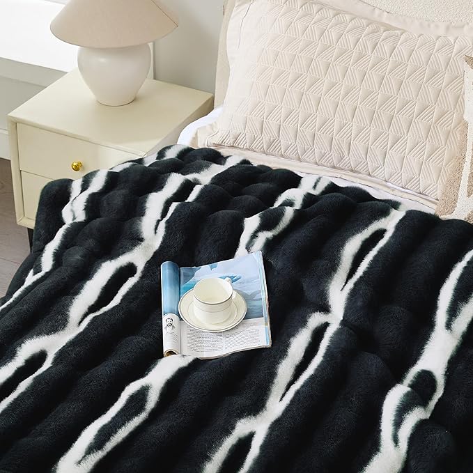 Plush Faux Rabbit Fur Throw Blanket – 850GSM Thick & Warm, Ultra Soft Fluffy Blanket for Couch, Bed, Sofa, Ideal Gift for Women, 50" × 60", Black