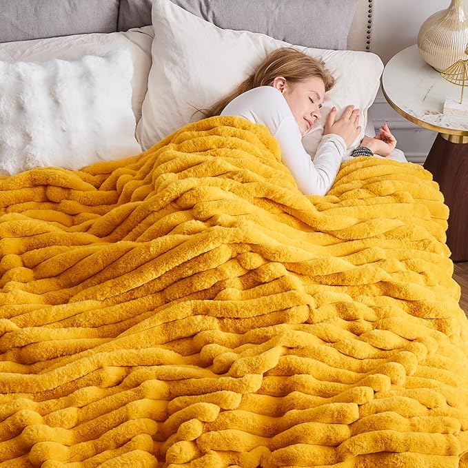 NEWCOSPLAY Faux Fur Twin Blanket Mustard Yellow 3D Ribbed Plush Thick Warm Blanket for Couch Sofa Bed 850GSM (Mustard Yellow Ribbed, Twin(60"x80"))