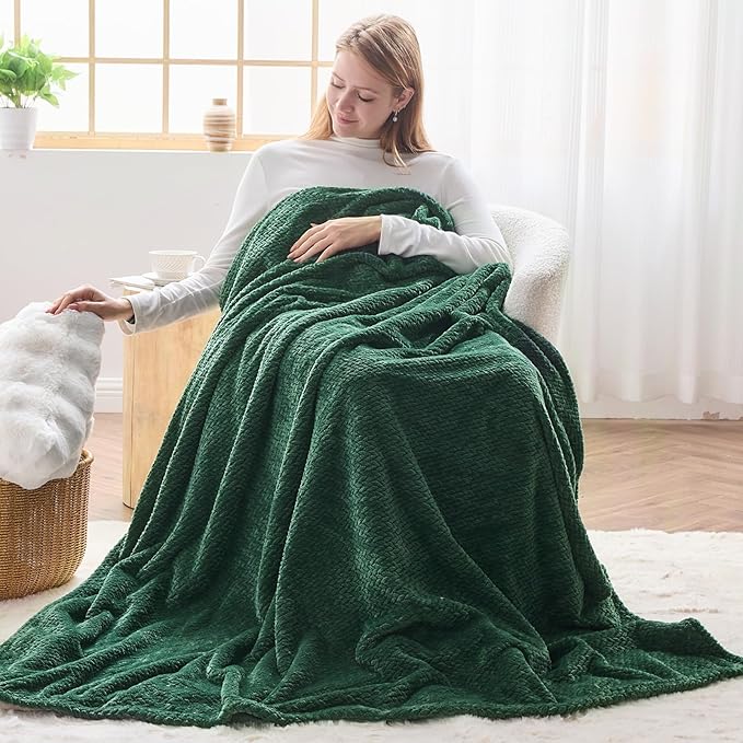 NEWCOSPLAY Super Soft Throw Blanket Dark Green Premium Silky Flannel Fleece Leaves Pattern Lightweight Bed Blanket All Season Use (Dark Green, Throw(50"x60"))