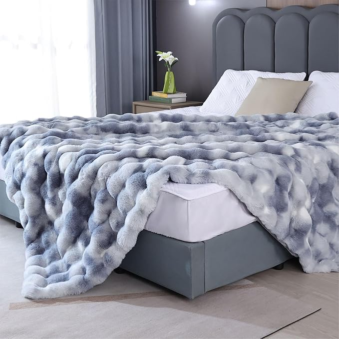Faux Fur Thick Tie-dye Blue Fluffy Throw Blanket for Couch Bed 50x60 Fuzzy Soft Blanket for Adults Women Gift Home Living Room Decor 860 GSM